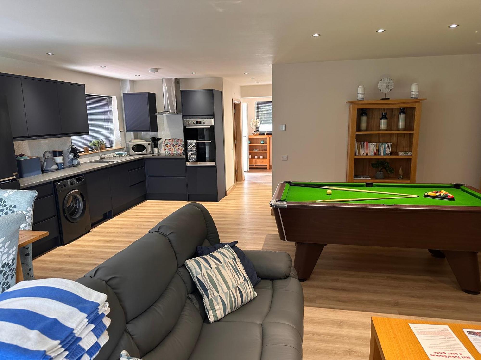 Woodlane Lodge With Private Hottub & Pool Table Dumfries Exterior photo